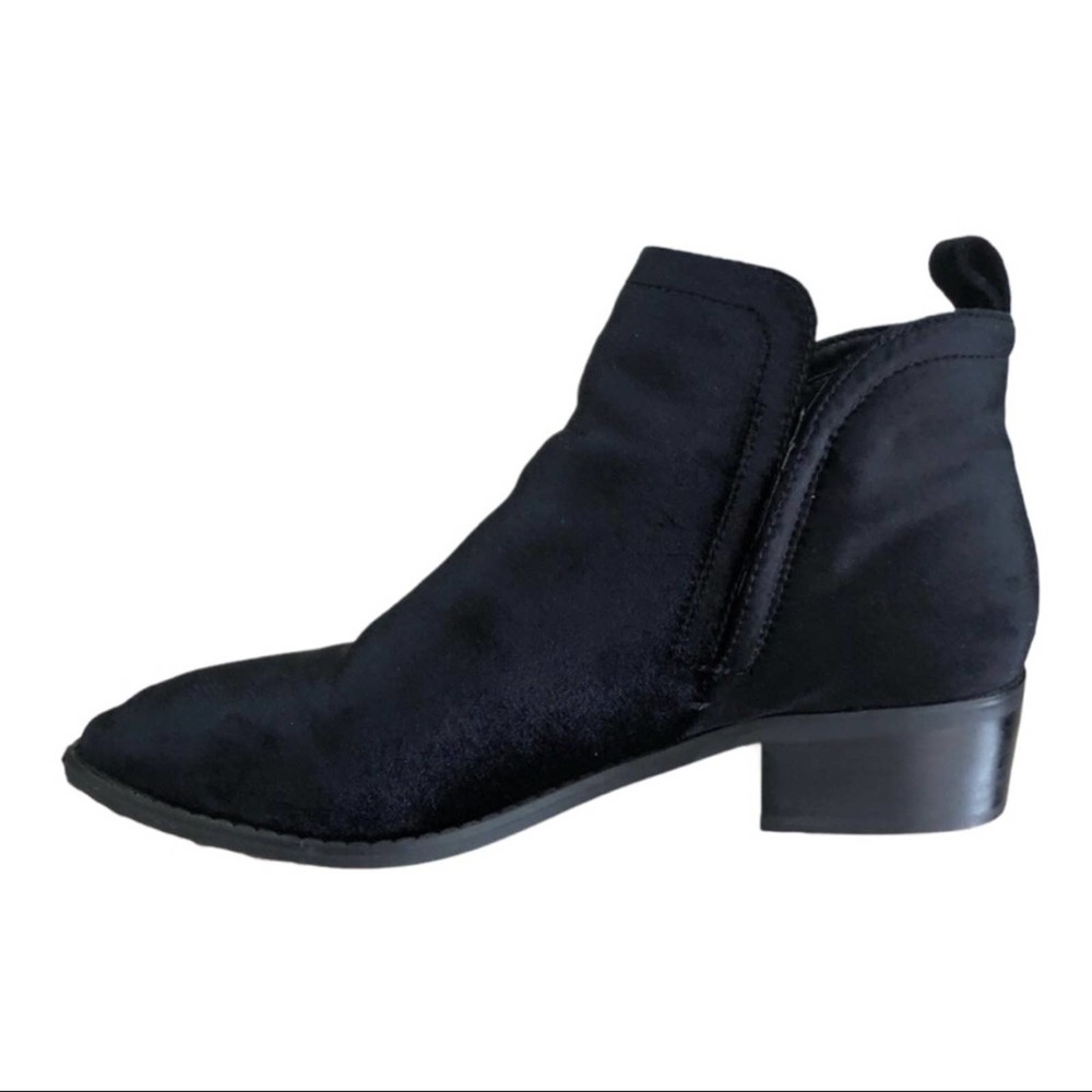 Just Fab black brushed suede bootie size 10